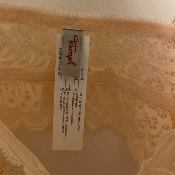 ๐ค 3/$30 Bras ๐ค Light pink lacy bralette NWT - Picture 4 of 6